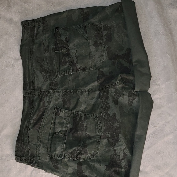 Supplies by Unionbay Shorts - Picture 2 of 3